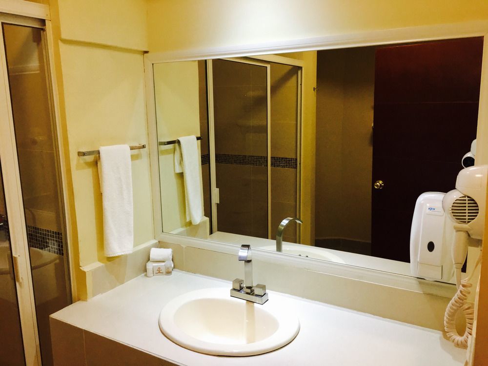 Hotel San Ignacio Inn Torreón Zewnętrze zdjęcie